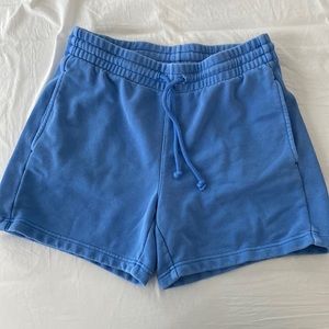 Aritzia terry fleece boyfriend 5inch sweatshort in blue size M